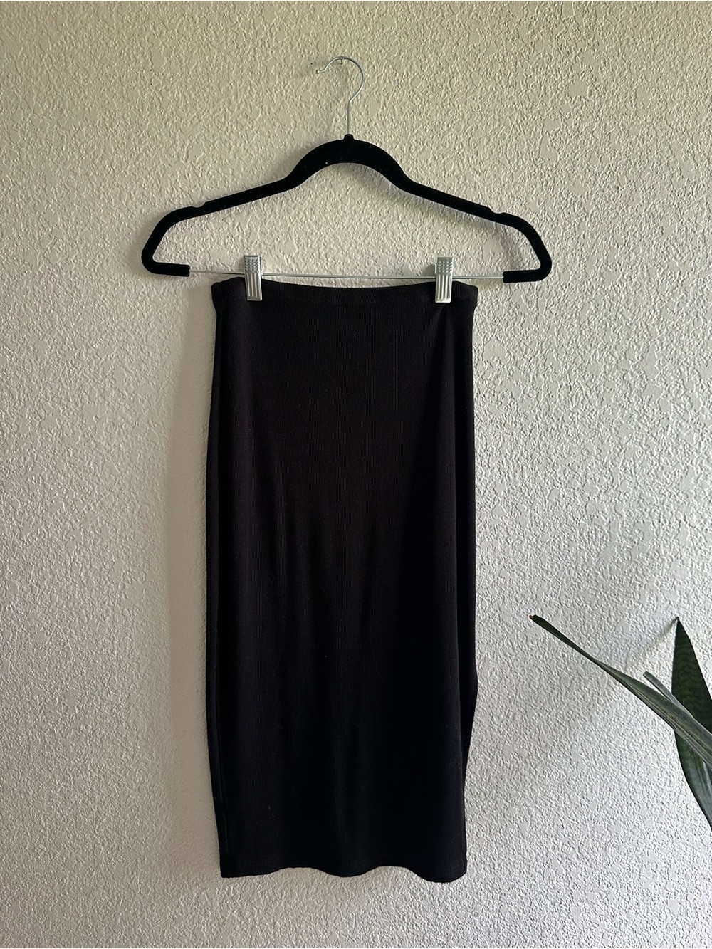 Classic Black Pencil Midi Skirt